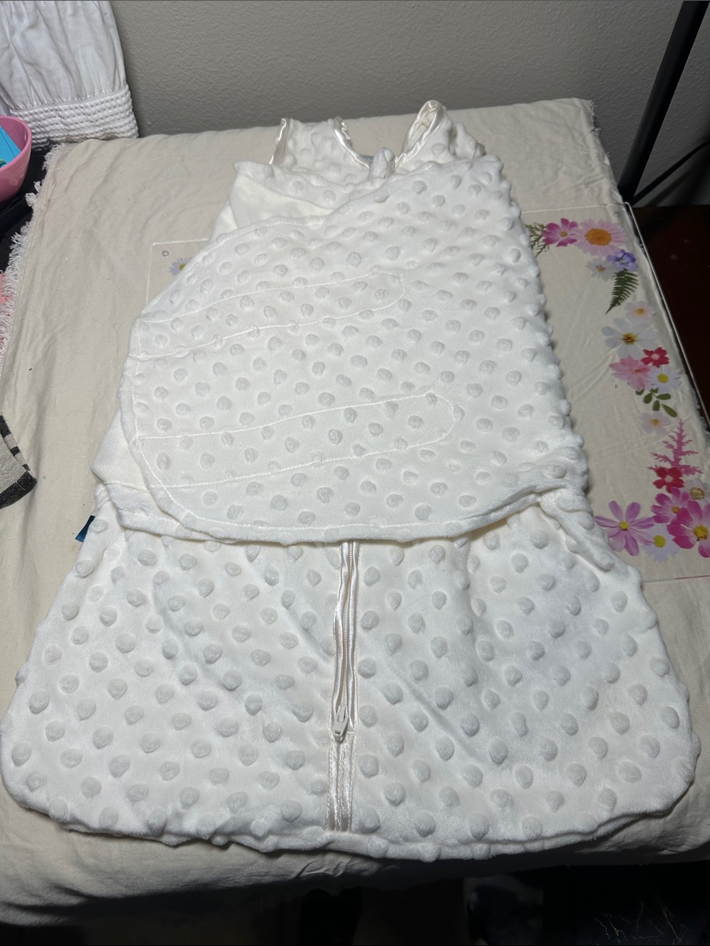 Soft White Dot Minky Swaddle Sleep Sack - Sz 0-3 months by Halo NWT